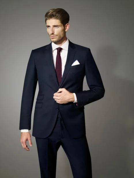How Should a Suit Fit? A Tailor’s Guide